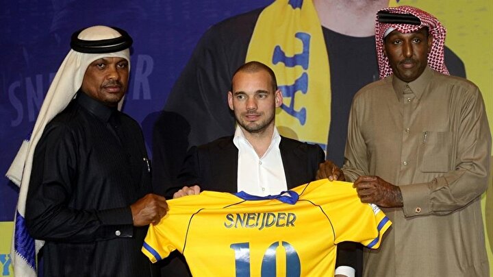 Sneijder, Al-Gharafa'da mutlu olduğunu belirtti.