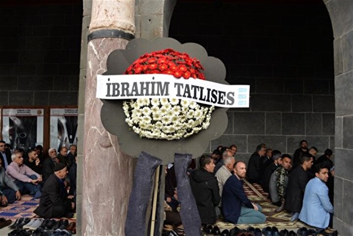 İbrahim Tatlıses çelenk gönderdi