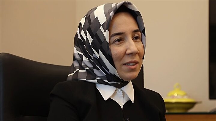 Çocukluğunuzdan başlayarak Cumhurbaşkanı’nın ekonomiden sorumlu başdanışmanı olma sürecinizi sizden dinleyebilir miyiz?