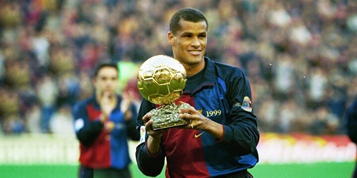 Rivaldo, profesyonelliğiyle adını futbol tarihine yazdırdı.