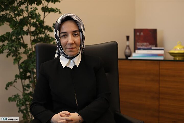 2006 senesinde Ekonomi doktorasını yaptığı Syracuse University’de ekonomi dersleri verdi.