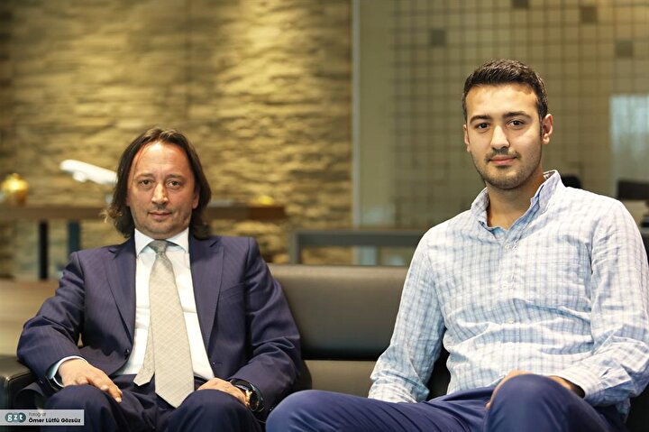 Evli ve iki çocuk babasıdır.