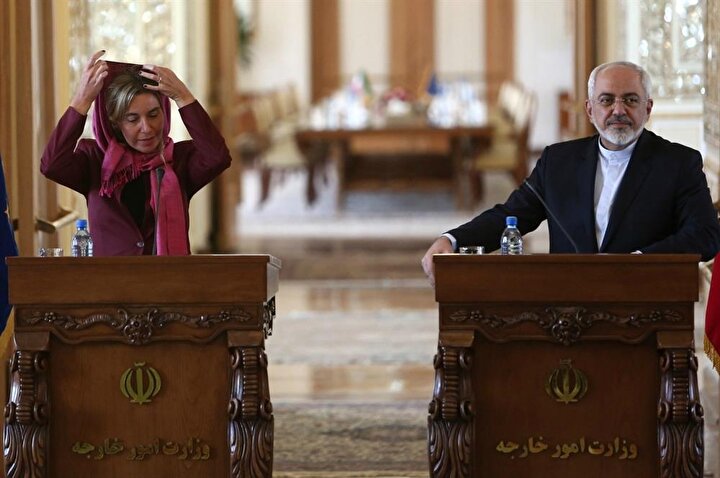 dış ilişkilerden sorumlu yüksek komiseri Federica Mogherini ve İran Dışişleri Bakanı Cevad Zarif.