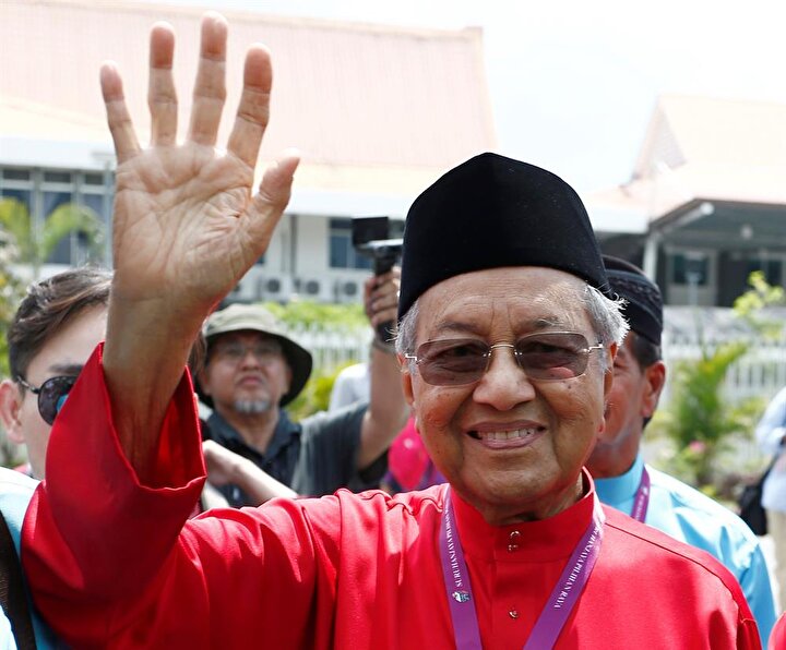 22 yıl görevde kalan Mahathir Muhammed, 2003'te kendi isteğiyle emekliye ayrılmıştı. (Lai Seng Sin / Reuters)