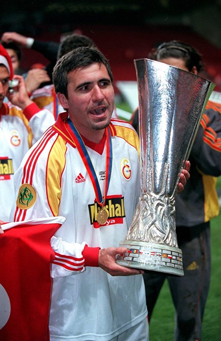 Galatasaray 17 Mayıs 2000 günü tarihi bir başarıya imza attı.