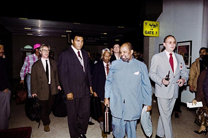 Muhammed Ali ve rehineler, Bağdat'tan önce Ürdün'ün başkenti Amman'a, oradan da New York'a uçtular.