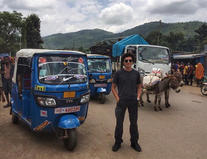 Başkent Addis Ababa yollarında, ''Tuc tuc'' adı verilen üç tekerli bu araçlara fazlasıyla rastlamak mümkün. (Fotoğraf: İsmail Yasin Avcı)