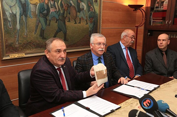 Bolu yöresine özgü iza buğdayının çiftçilere tanıtılması için tarla günleri düzenleneceği belirtildi.