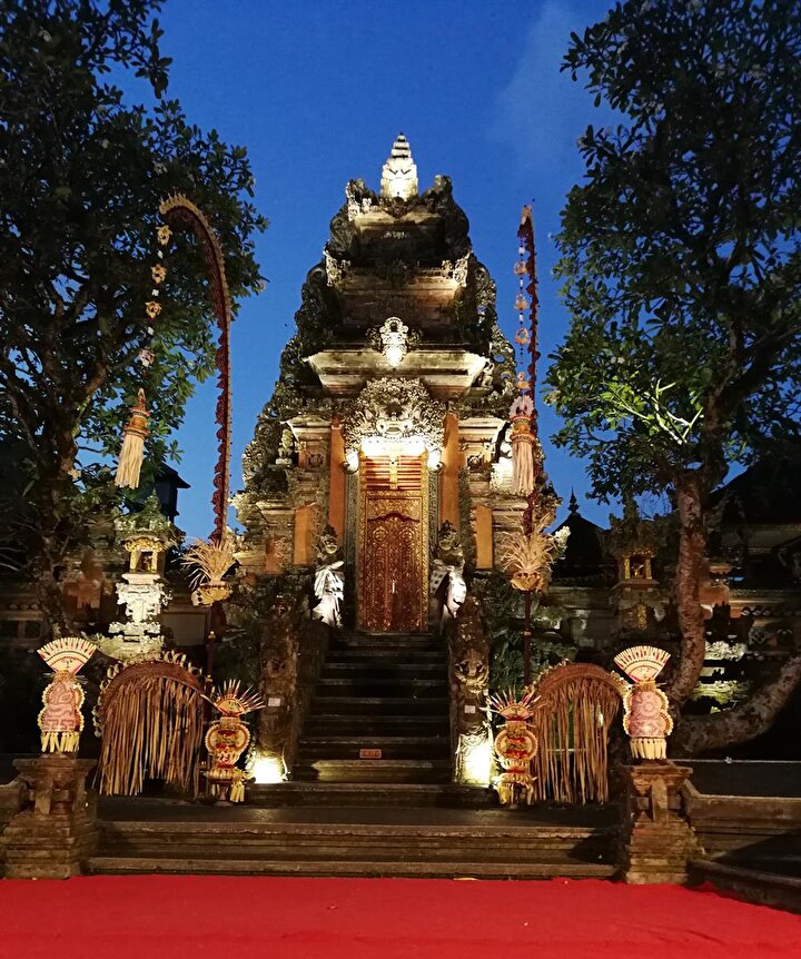 Bali, dini ve kültürel yaşamındaki ilginç unsurlarıyla, mutlaka görülmesi gereken bir yer. (Fotoğraf: Hatice Sarı Tan)