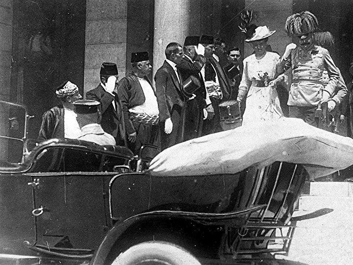 Ferdinand ve Sophie, Avusturya birliklerini denetlemek üzere balkanlara gelmişlerdi.