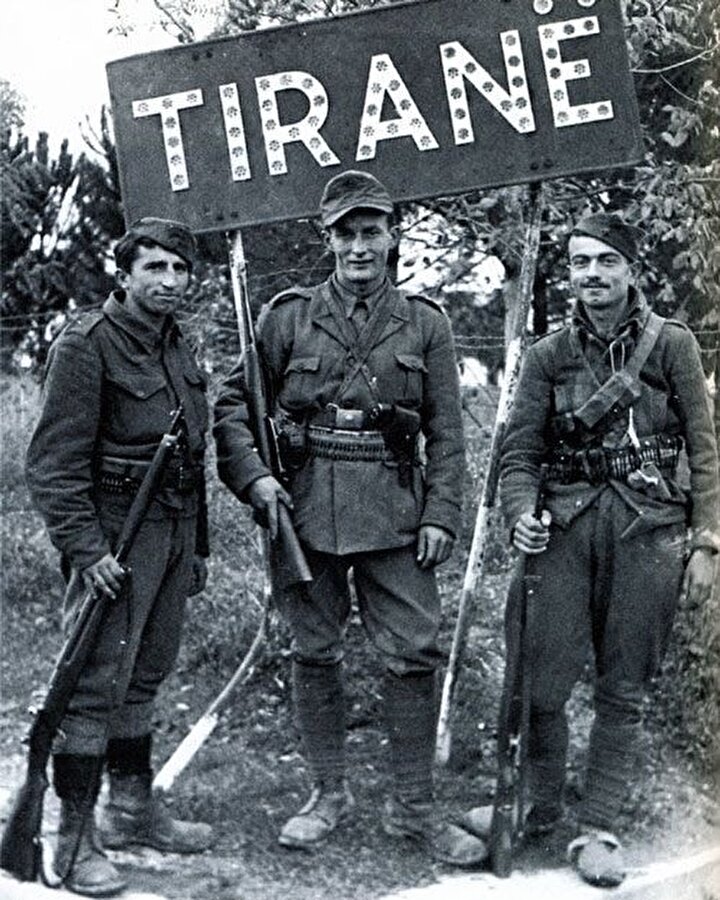 Partizanlar, 1944 Kasım ayının ortalarında Tiran'a girmeyi başardı ve ay sonunda ülkenin tamamı işgalden kurtarıldı.