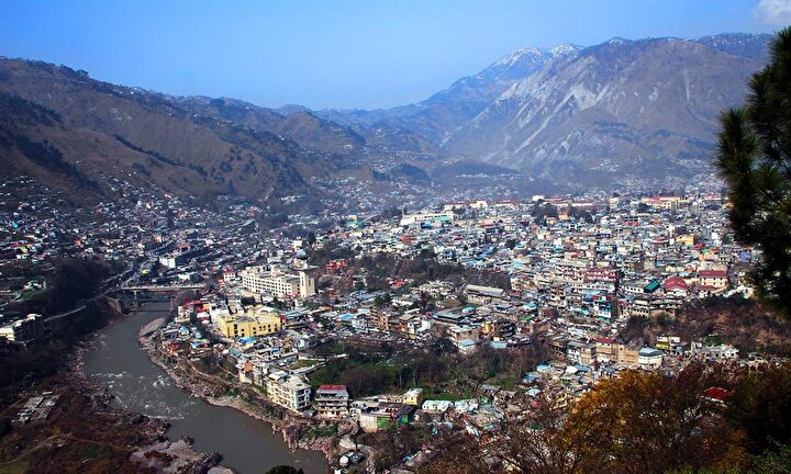 Muzafferabad, ismini kurucusu Muzaffer Şah'tan alıyor.