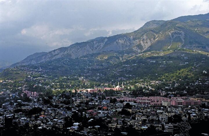 Siyasi gerilime rağmen, Muzafferabad'ın inşa ve imarına devam ediliyor.