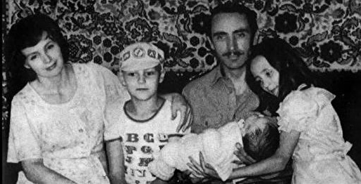 Cahar Dudayev ve aile, Degi'nin doğumundan kısa süre sonra.
