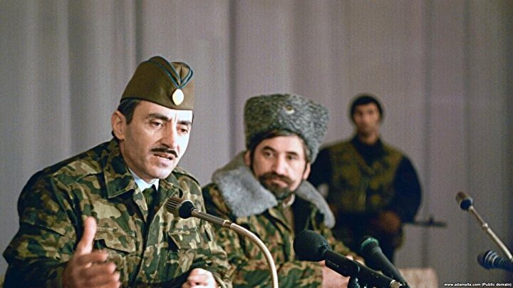 Dudayev, Sovyet ordusu içinde yüksek mertebelere ulaşmış, başarılı bir komutandı.