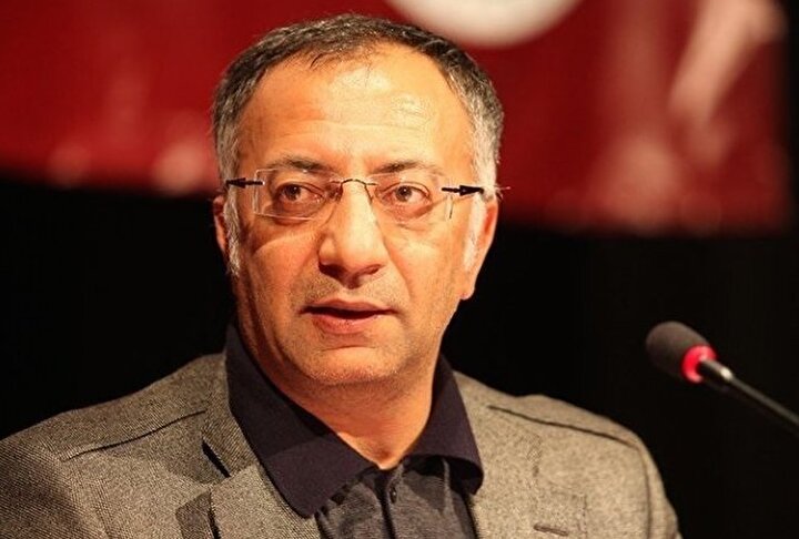 İstanbul Üniversitesi Sosyoloji bölümünde öğretim görevlisi olan Prof. Dr. Yücel Bulut ağırlıklı olarak ''Oryantalizm'' konusunda çalışmalar yapıyor.