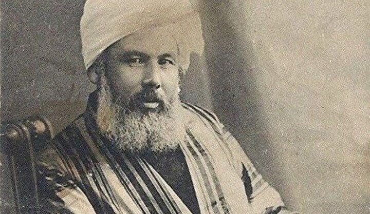 Abdurreşid İbrahim Efendi, Hindistan'da yerel kıyafetlerle.
