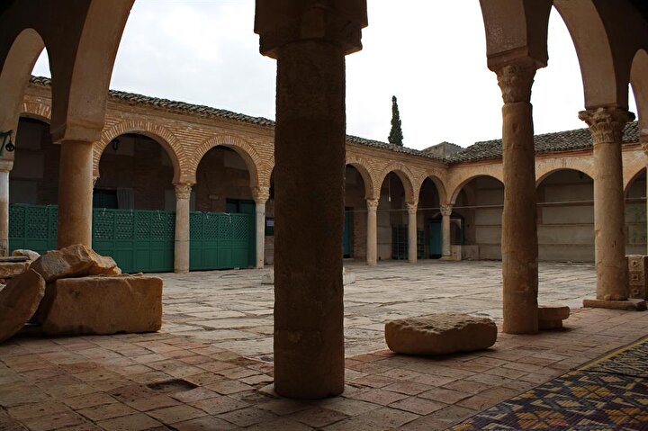 Testûr Ulu Camii'nin iç avlusu. (Fotoğraf: Yusuf Sami Kamadan)
