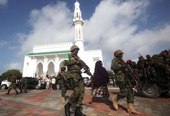 Halkı koruma iddiasıyla Somali'ye konuşlandırılan yabancı askerler, Eş-Şebab'a yönelik sempatiyi artıran bir diğer unsur.