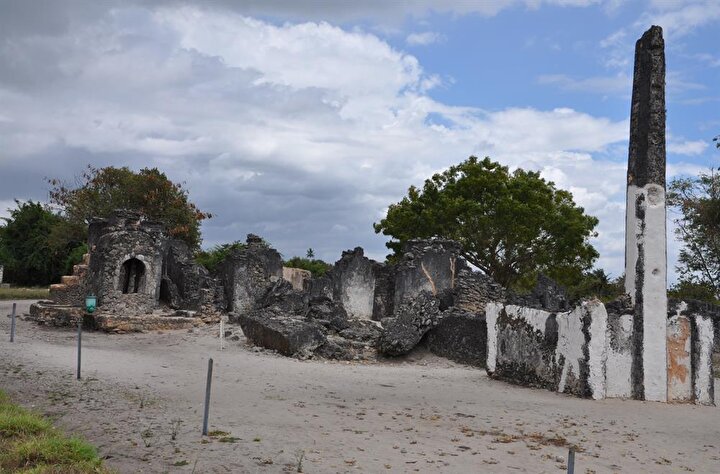 Bagamoyo Camii'nin kalıntıları birçok araştırmacı ve arkeoloğun uğrak noktası.