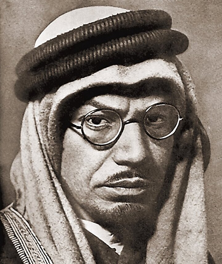 Müslüman olduktan sonra Suudi Arabistan'a yerleşen Muhammed Esed, geçtiğimiz yüzyılın birçok önemli siması ile bizzat tanışmıştı.