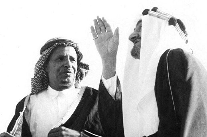 Muhammed bin Ladin, 1965'te, dönemin Suudi Arabistan Kralı Faysal bin Abdulaziz'le.