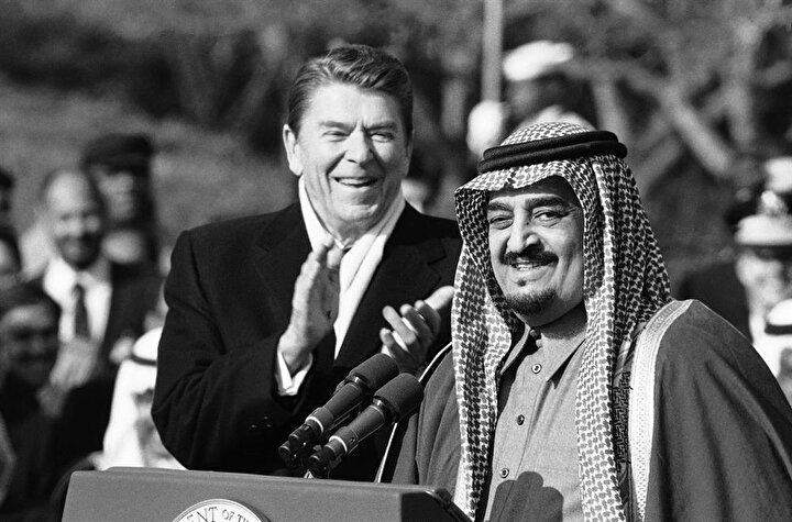 Suudi Arabistan Kralı Fahd bin Abdulaziz, ABD ile çok yakın ilişkiler geliştirmişti.