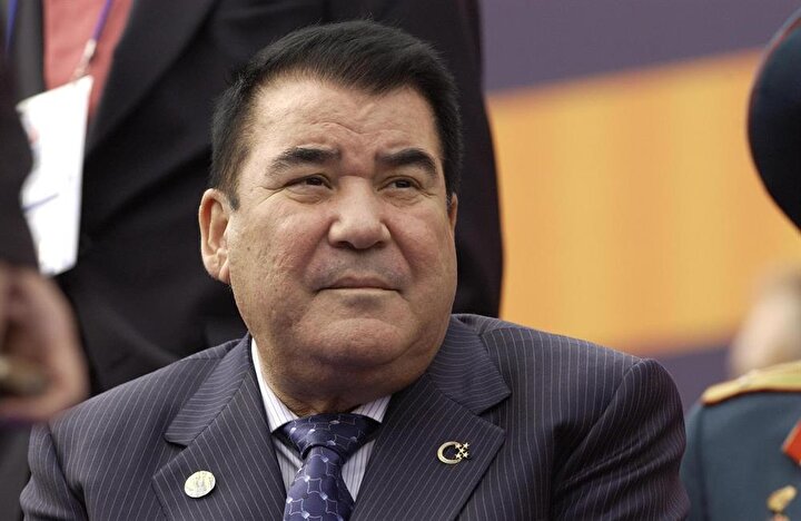 Saparmurat Niyazov, Türkmenistan'ın yönetimini ele aldıktan sonra ülkede ''yeni bir millet'' oluşturma çabasına girişti.