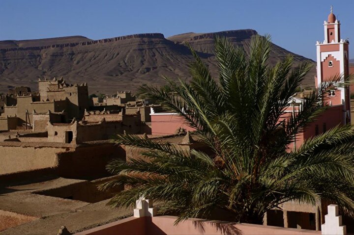 Kuzey Afrika'da, Atlas Dağları'ndaki bir Berberi kasabası.