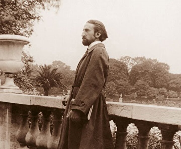 1920'de Frithjof Schuon Paris'te.