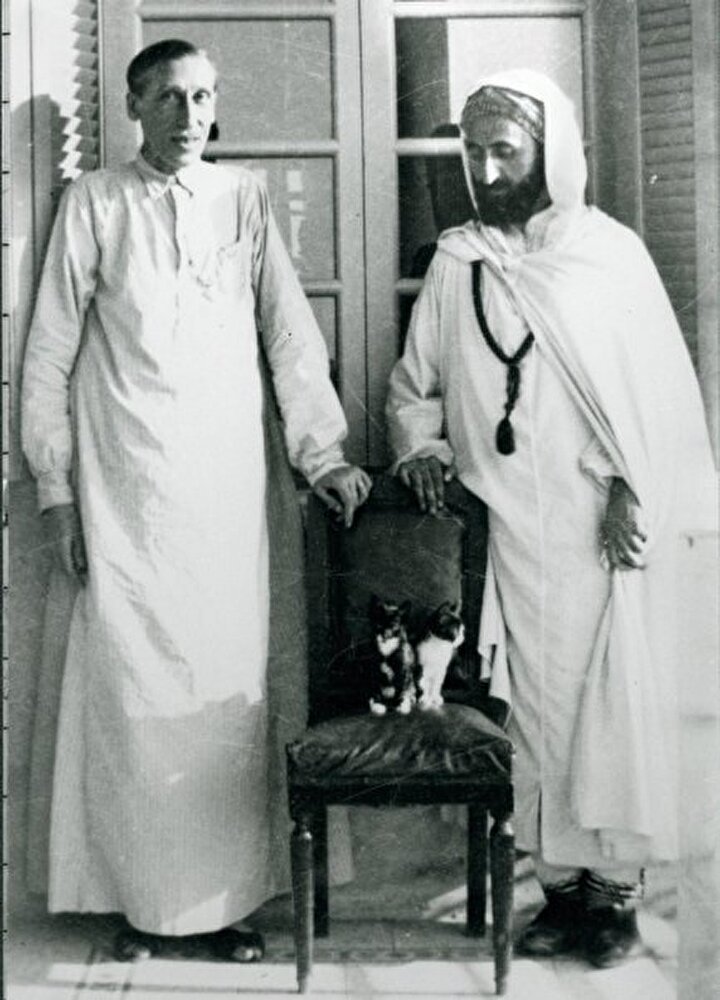 1938'de Mısır'a giden Schuon, Guénon ile görüştü.