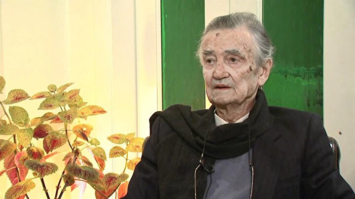 Martin Lings ile görüşmesinin ardından ihtida eden Gai Eaton, Gelenekselci Ekol hakkında kitaplar yayınladı.