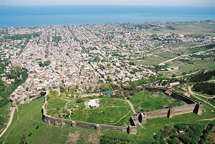 Derbent, tarih boyunca Hazar Denizinin en önemli liman kenti olmuştur.