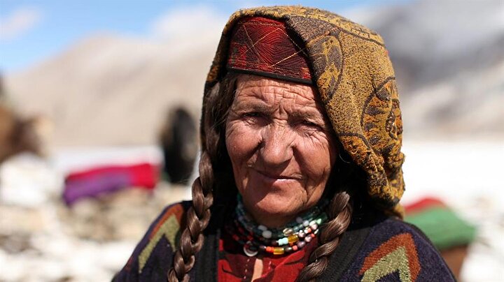 Şiî İsmailî inancına mensup bir Vahi kadını.