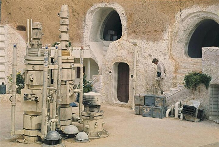 Star Wars: Episode IV - A New Hope filminde Luke Skywalker'ın evi olarak kullanılan mekan, günümüzde Sidi Driss ismiyle işletilen bir hotel.
