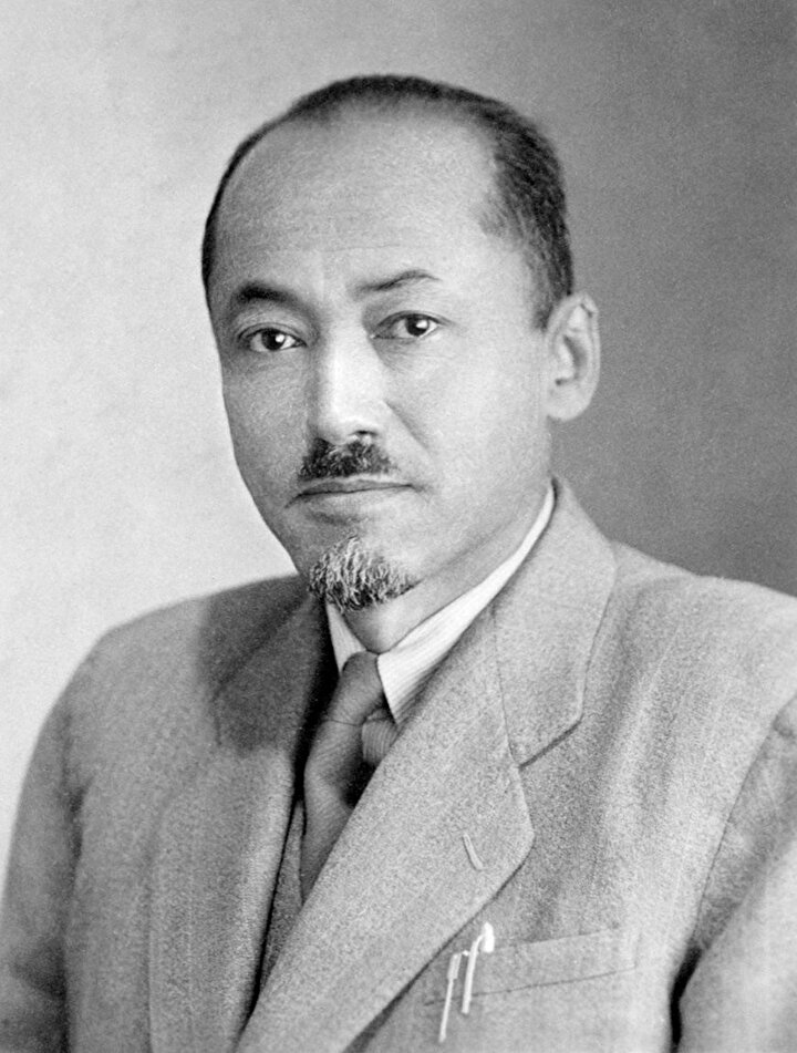 Mehmed Emin Buğra, kurucu kadronun en tecrübelisiydi.