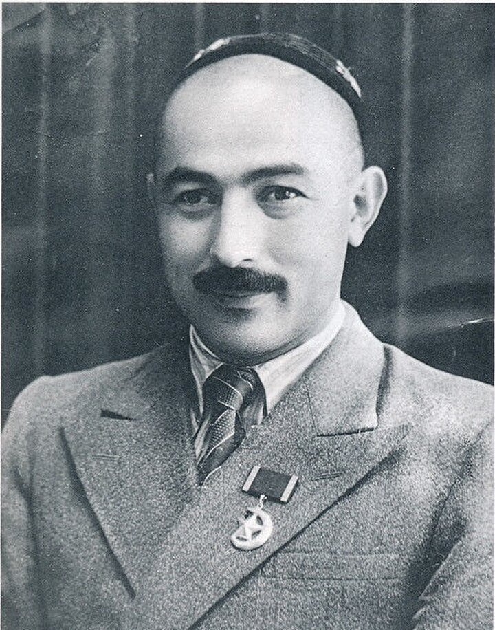 Ahmetcan Kasımi, Sovyetler Birliği yanlısı bir komünistti.