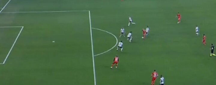 Beşiktaş - Antalyaspor maçında tartışma yaratan pozisyon.