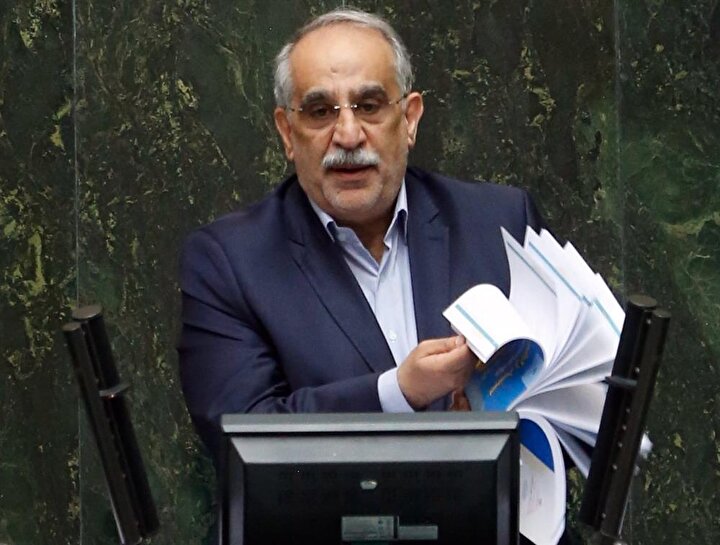 Meclis kürsüsünden kendisini savunan Kerbasiyan, ülkedeki ekonomik sorunların sorumlusu olarak ABD ve Trump yönetimini gösterdi.