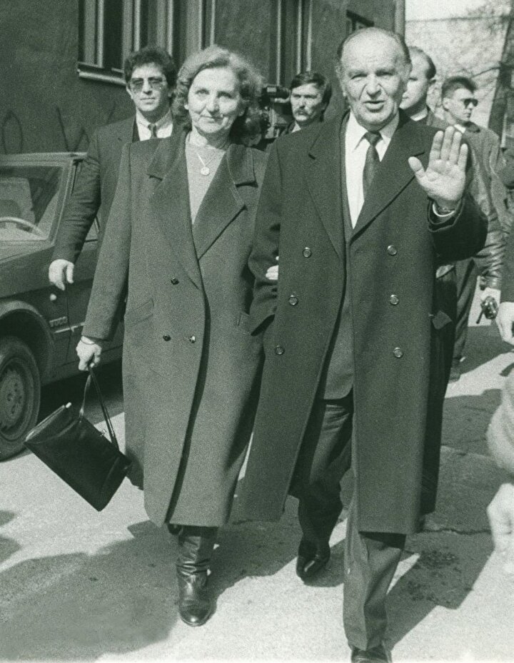 Halida İzetbegoviç, Aliya'nın yaşadığı tüm zorluklarda yanında olan isimlerden biriydi.