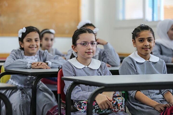 UNRWA'ya bağlı okullar, ABD'nin maddi yardımı kesmesine rağmen eğitim faaliyetlerine devam edecek. (Mostafa Hossana / AA)