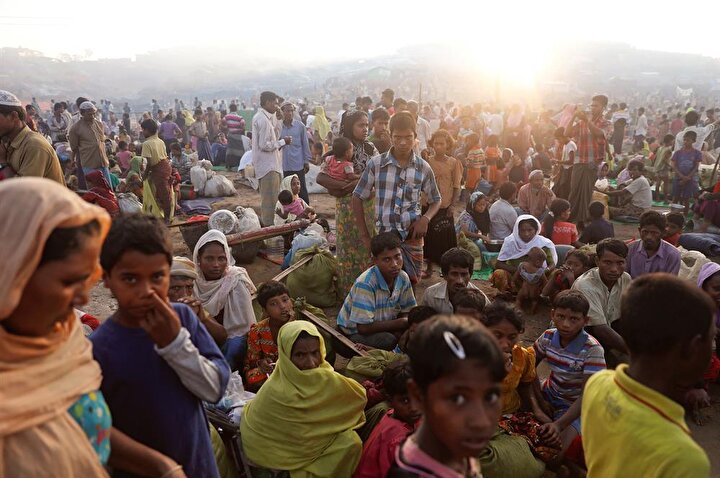 Yüz binlerce Arakanlı Müslüman, sınırın Bangladeş tarafındaki Cox's Bazar mülteci kampında yaşıyor. (Damir Sagolj / Reuters)