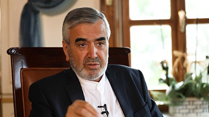 “Selâm Medeniyeti” ve “İnsanlarla Selamlaşma” yazılarınızda selamın Müslüman için ne kadar önemli olduğundan bahsetmiştiniz. Bir Müslümanın gündelik hayatında selamın yeri nerede olmalıdır?