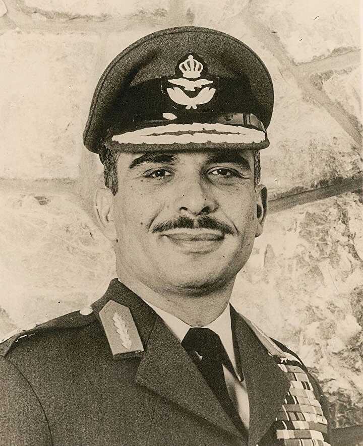 Hüseyin, 1967'den bu yana sürdürdüğü Batı Şeria politikasını, 80'li yılların sonuna gelindiğinde terk etti.