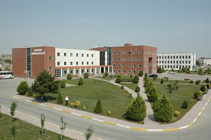 2016'da kapatılan, FETÖ'ye ait Qafqaz Üniversitesi, ''Bakü Mühendislik Üniversitesi'' adıyla yeniden açıldı.