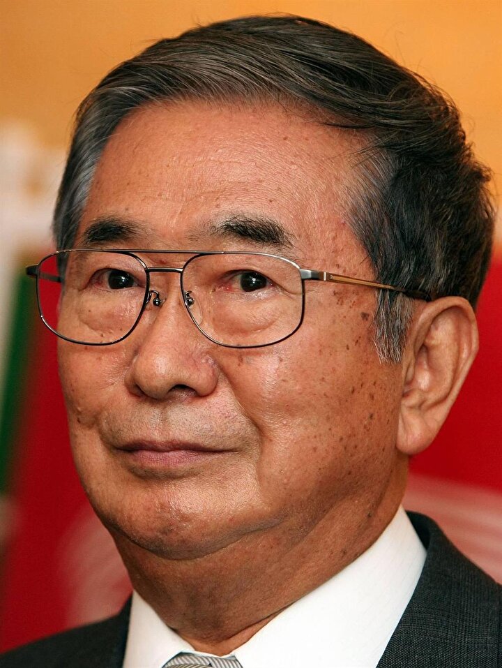 Japonya'da uzun süre valilik yapan Shintaro İshiarai aynı zamanda ödüllü bir yazar.