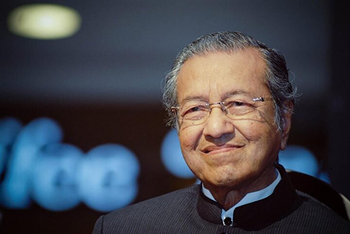 Kitabın yazarlarından olan ve 1981'de Malezya'nın 4. Başbakanı olan Mahathir Muhammed 2018'de tekrar başbakan olarak seçildi.