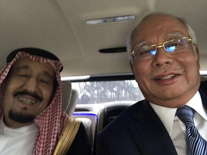 Necib Razak, Suudi Arabistan Kralı Selman'la birlikte.