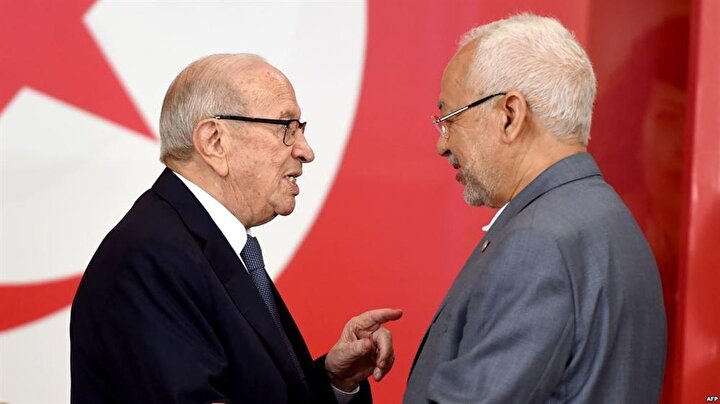 Nahda Hareketi lideri Râşid Gannuşî (sağda), Cumhurbaşkanı es-Sebsî ile iyi ilişkilere sahipti.