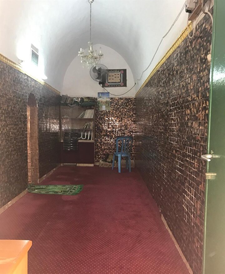 Mescit, ismini Salahadîn'in ordusunda Kudüs'e gelen bir mücahitten almaktadır.